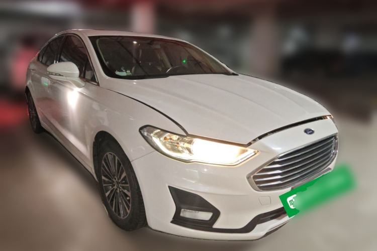 Used Ford Mondeo New Energy 2018 2.0 PHEV ZhiShang Trim Front Right 45 Deg