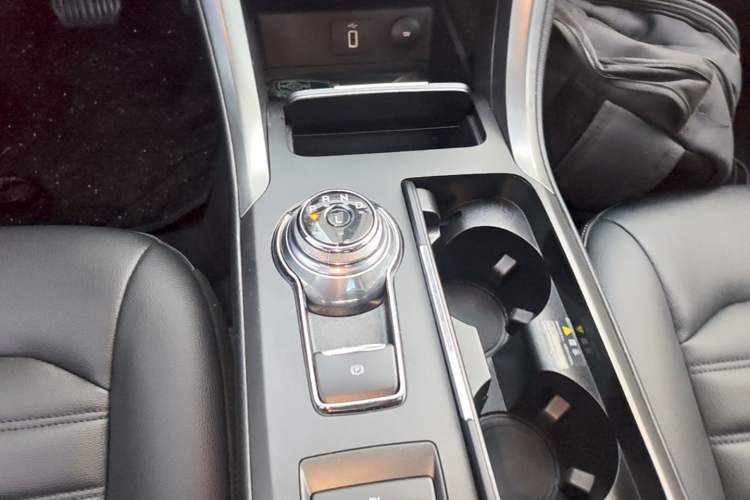 Used Ford Mondeo New Energy 2018 2.0 PHEV Smart-Controlled Fashion Edition China VI Standard Gear Lever