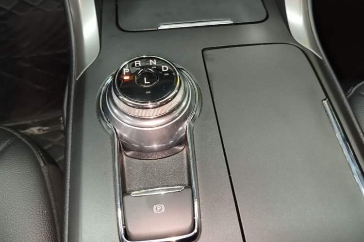 Used Ford Mondeo New Energy 2018 2.0 PHEV Smart-Controlled Fashion Edition China VI Standard Gear Lever