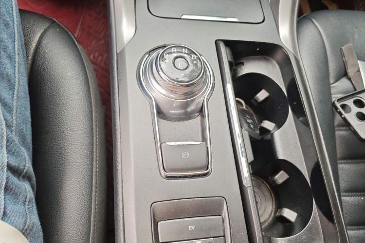 Used Ford Mondeo New Energy 2018 2.0 PHEV Smart-Controlled Fashion Edition China VI Standard Gear Lever
