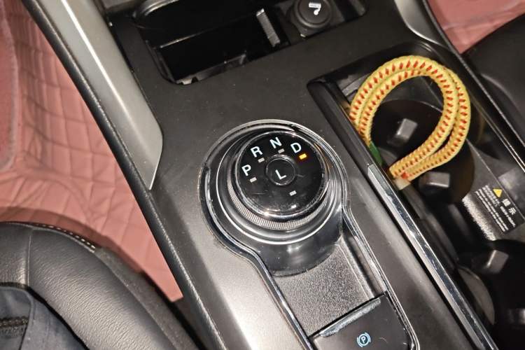 Used Ford Mondeo New Energy 2018 2.0 PHEV ZhiShang Trim Gear Lever