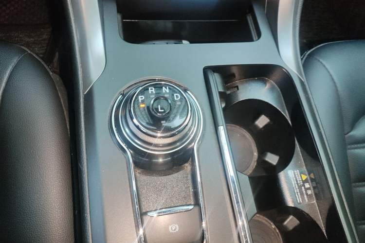 Used Ford Mondeo New Energy 2018 2.0 PHEV Smart-Control Luxury Version China VI Standard Gear Lever
