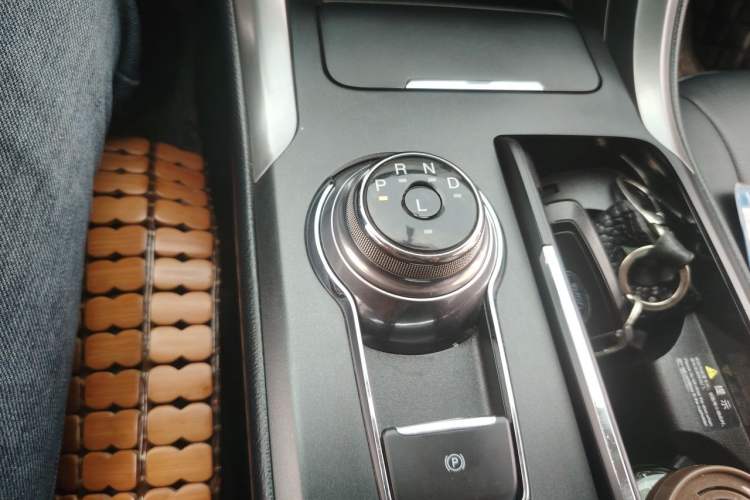 Used Ford Mondeo New Energy 2018 2.0 PHEV Smart-Controlled Fashion Edition China VI Standard Gear Lever