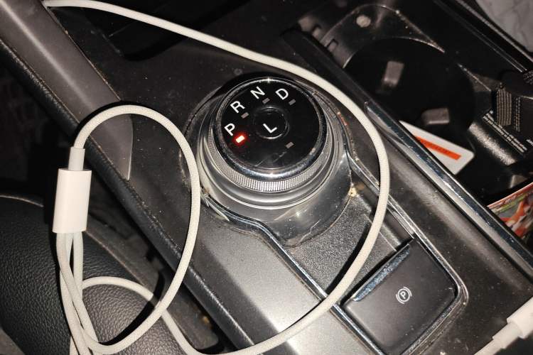 Used Ford Mondeo New Energy 2018 2.0 PHEV Smart-Controlled Fashion Edition China VI Standard Gear Lever