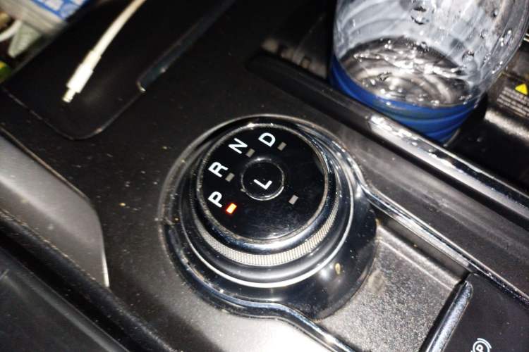 Used Ford Mondeo New Energy 2018 2.0 PHEV Smart-Controlled Fashion Edition China VI Standard Gear Lever
