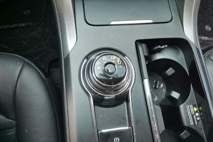 Used Ford Mondeo New Energy 2018 2.0 PHEV Smart-Controlled Fashion Edition China VI Standard Gear Lever