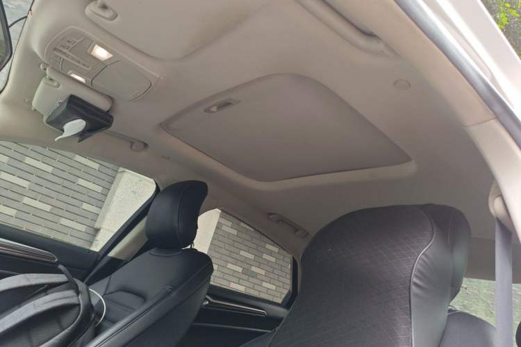 Used Ford Mondeo New Energy 2018 2.0 PHEV Smart-Controlled Fashion Edition China VI Standard Headliner