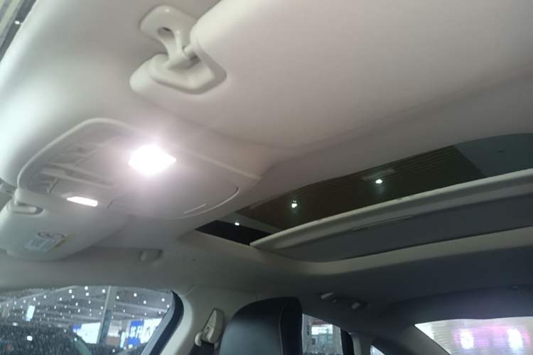 Used Ford Mondeo New Energy 2018 2.0 PHEV Smart-Controlled Fashion Edition China V Standard Headliner