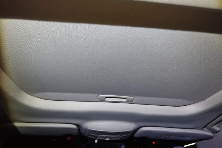 Used Ford Mondeo New Energy 2018 2.0 PHEV Smart-Control Luxury Version China VI Standard Headliner