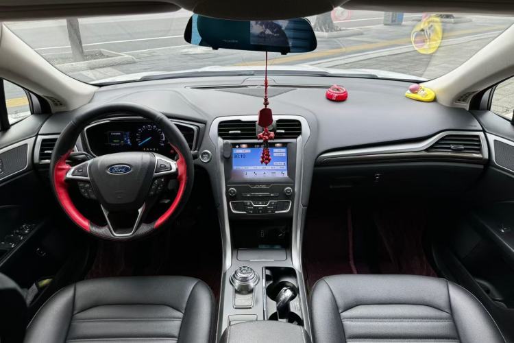 Used Ford Mondeo New Energy 2018 2.0 PHEV Smart-Controlled Fashion Edition China VI Standard Interior 1