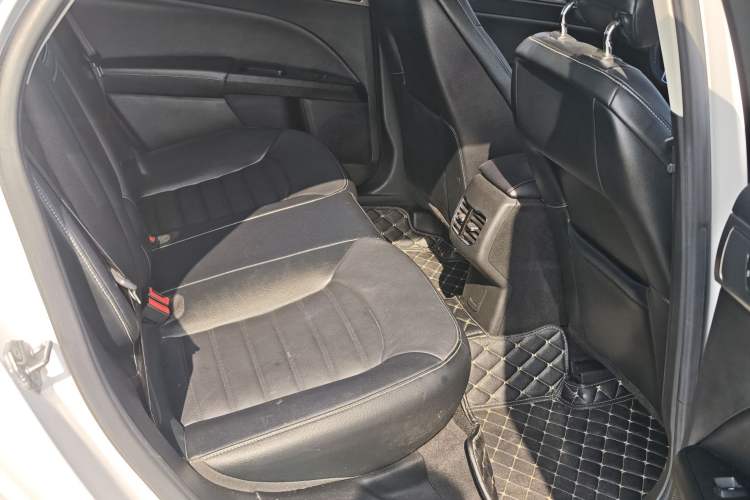 Used Ford Mondeo New Energy 2018 2.0 PHEV Smart-Controlled Fashion Edition China VI Standard Interior 2