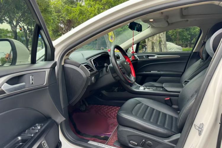 Used Ford Mondeo New Energy 2018 2.0 PHEV Smart-Controlled Fashion Edition China VI Standard Interior 2