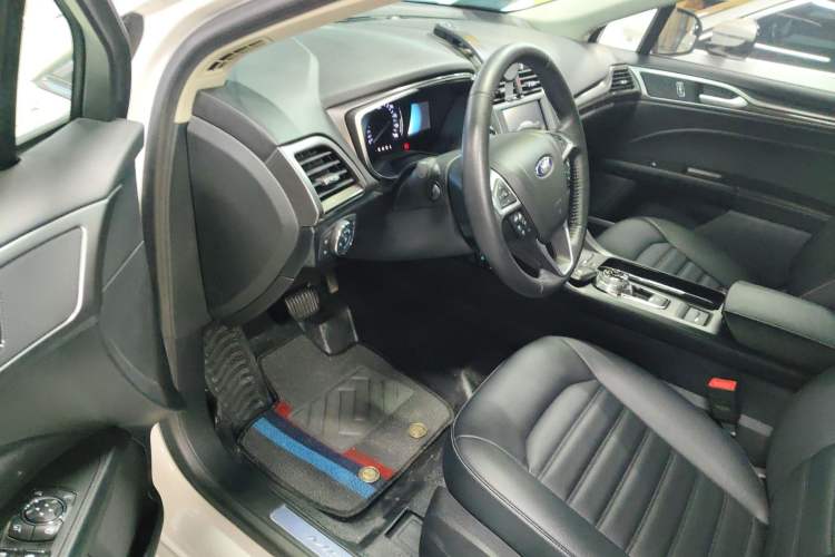 Used Ford Mondeo New Energy 2018 2.0 PHEV Smart-Controlled Fashion Edition China VI Standard Interior 3