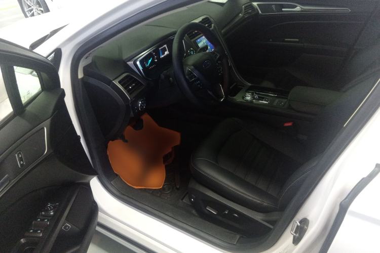 Used Ford Mondeo New Energy 2018 2.0 PHEV Smart-Controlled Fashion Edition China VI Standard Interior 3