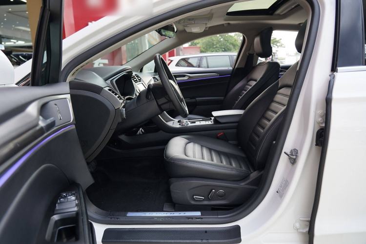Used Ford Mondeo New Energy 2018 2.0 PHEV Smart-Controlled Fashion Edition China VI Standard Interior 8