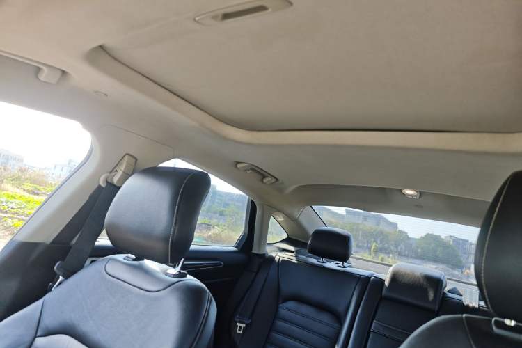 Used Ford Mondeo New Energy 2018 2.0 PHEV Smart-Controlled Fashion Edition China VI Standard Interior 9