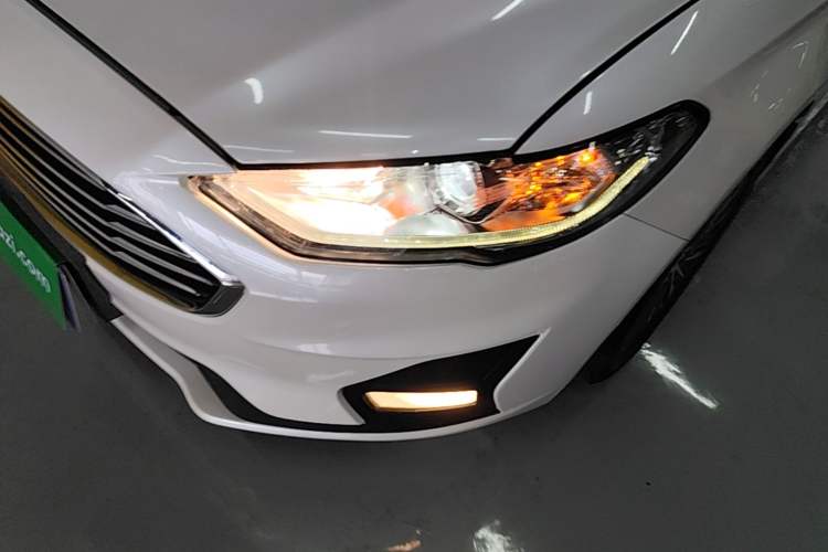 Used Ford Mondeo New Energy 2018 2.0 PHEV Smart-Controlled Fashion Edition China VI Standard Left Front Headlight