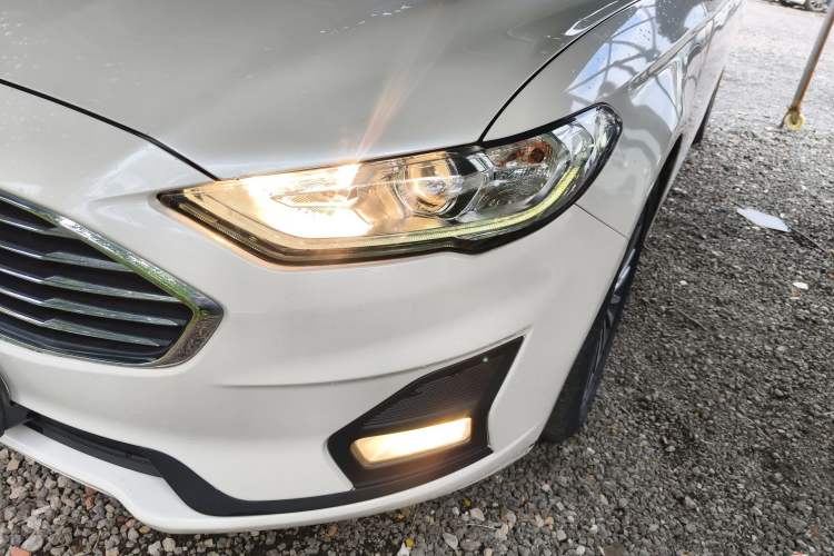 Used Ford Mondeo New Energy 2018 2.0 PHEV Smart-Controlled Fashion Edition China VI Standard Left Front Headlight