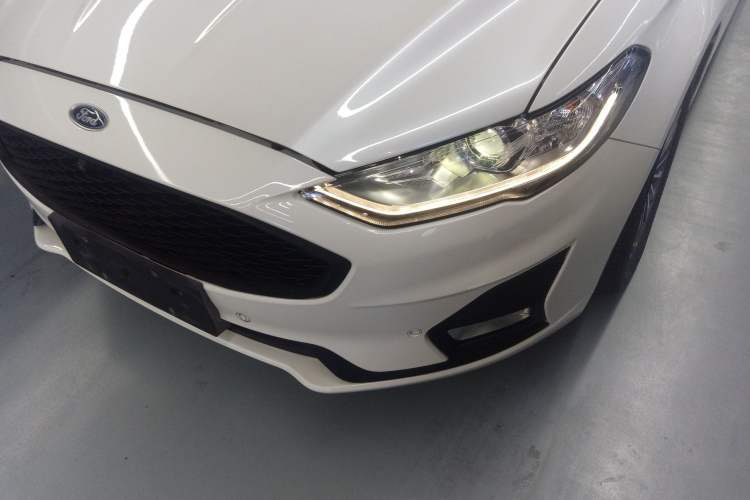 Used Ford Mondeo New Energy 2018 2.0 PHEV Smart-Controlled Fashion Edition China VI Standard Left Front Headlight
