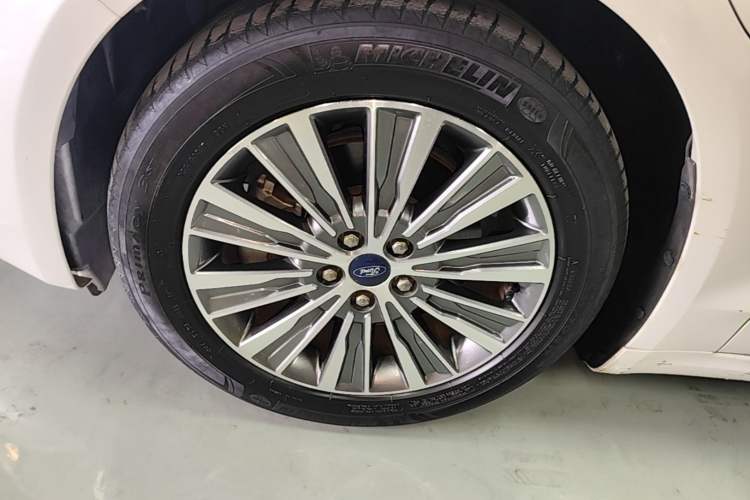 Used Ford Mondeo New Energy 2018 2.0 PHEV Smart-Controlled Fashion Edition China VI Standard Left Front Wheel Hub