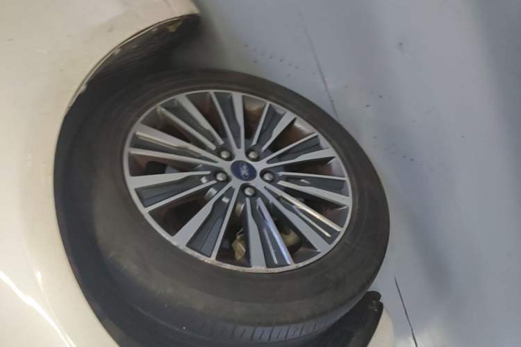 Used Ford Mondeo New Energy 2018 2.0 PHEV Smart-Controlled Fashion Edition China VI Standard Left Front Wheel Hub