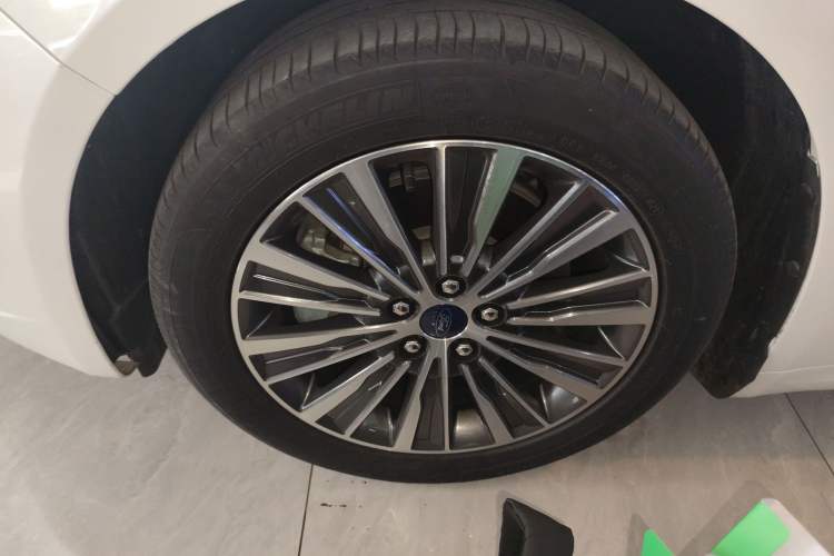 Used Ford Mondeo New Energy 2018 2.0 PHEV Smart-Controlled Fashion Edition China V Standard Left Front Wheel Hub