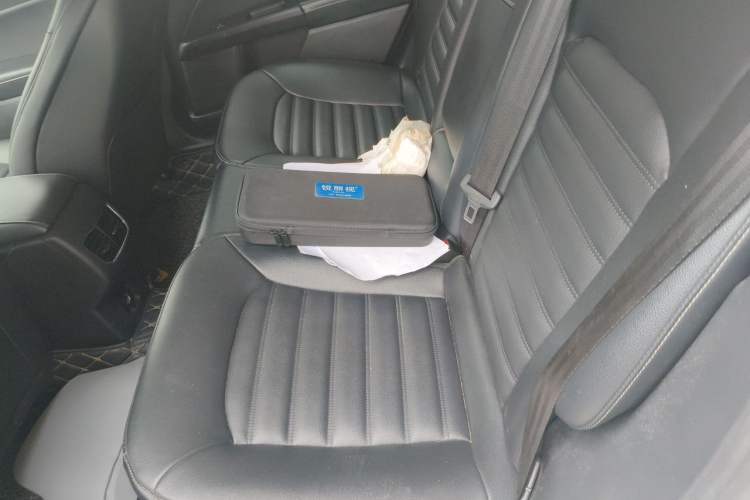 Used Ford Mondeo New Energy 2018 2.0 PHEV ZhiShang Trim Left Rear Seat