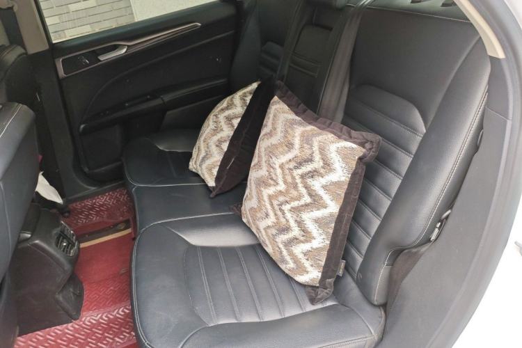 Used Ford Mondeo New Energy 2018 2.0 PHEV Smart-Controlled Fashion Edition China VI Standard Left Rear Seat