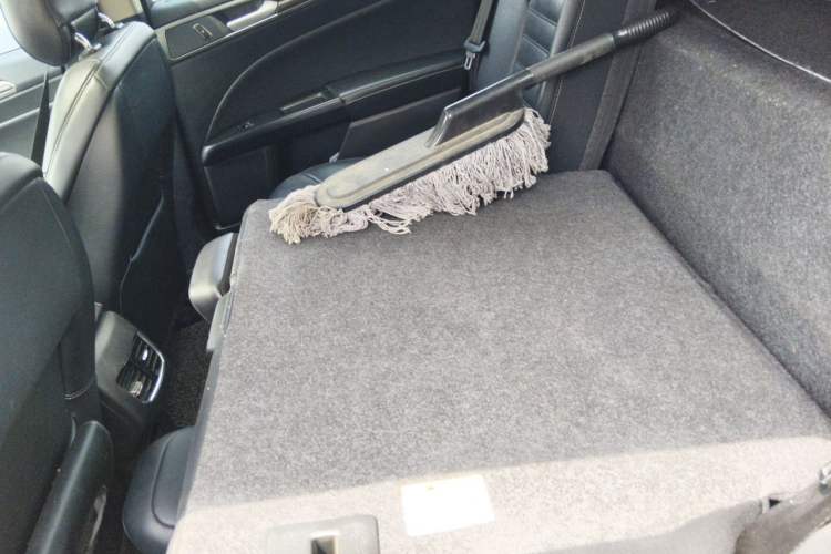 Used Ford Mondeo New Energy 2018 2.0 PHEV ZhiShang Trim Left Rear Seat