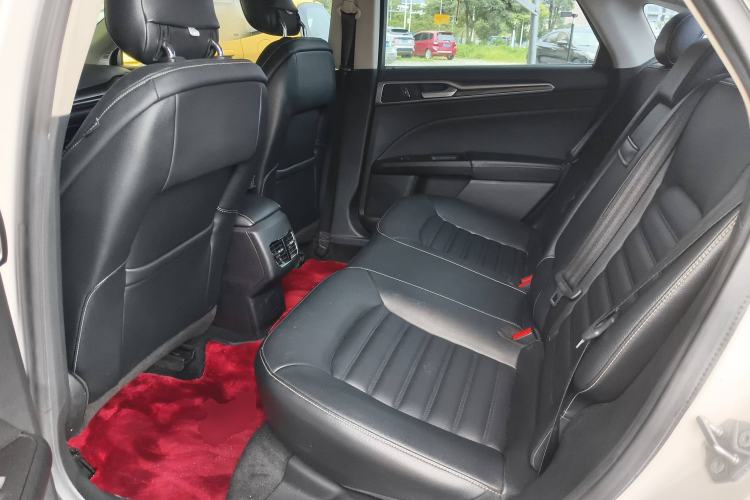 Used Ford Mondeo New Energy 2018 2.0 PHEV Smart-Controlled Fashion Edition China VI Standard Left Rear Seat
