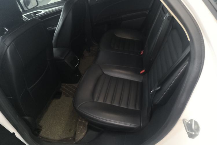 Used Ford Mondeo New Energy 2018 2.0 PHEV Smart-Controlled Fashion Edition China VI Standard Left Rear Seat