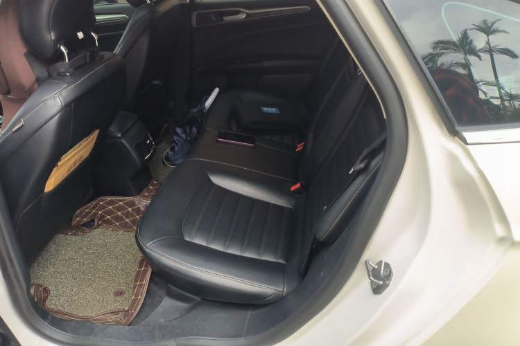 Used Ford Mondeo New Energy 2018 2.0 PHEV ZhiShang Trim Left Rear Seat