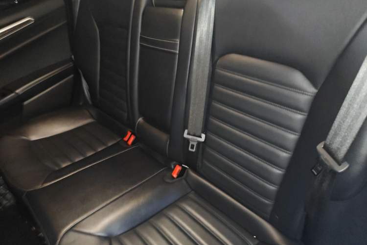 Used Ford Mondeo New Energy 2018 2.0 PHEV Smart-Controlled Fashion Edition China V Standard Left Rear Seat