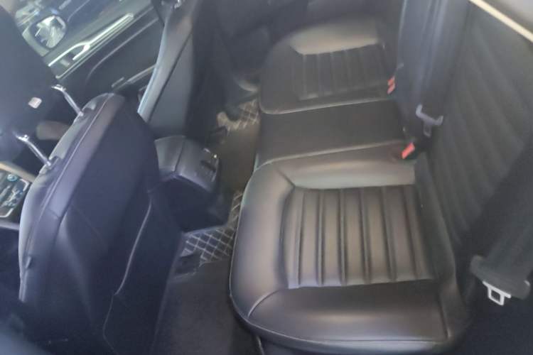 Used Ford Mondeo New Energy 2018 2.0 PHEV Smart-Controlled Fashion Edition China VI Standard Left Rear Seat