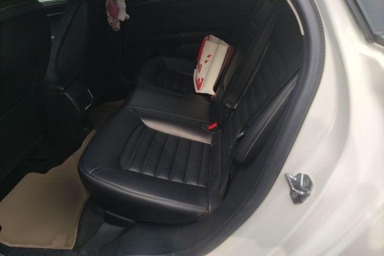 Used Ford Mondeo New Energy 2018 2.0 PHEV Smart-Controlled Fashion Edition China VI Standard Left Rear Seat