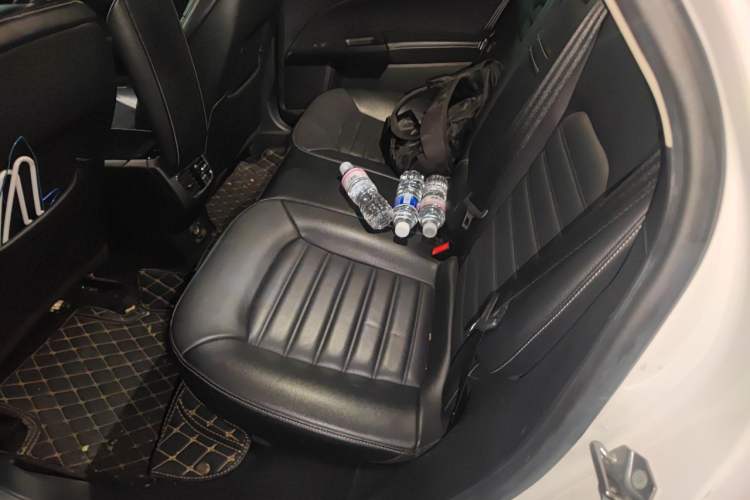 Used Ford Mondeo New Energy 2018 2.0 PHEV Smart-Controlled Fashion Edition China V Standard Left Rear Seat