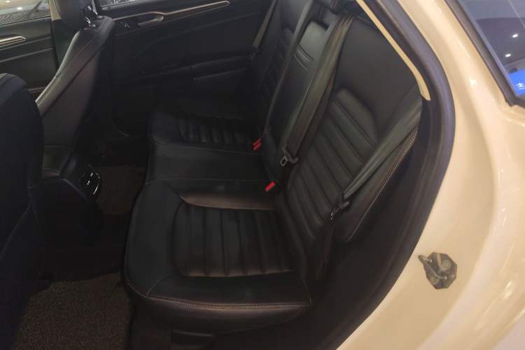 Used Ford Mondeo New Energy 2018 2.0 PHEV Smart-Controlled Fashion Edition China V Standard Left Rear Seat