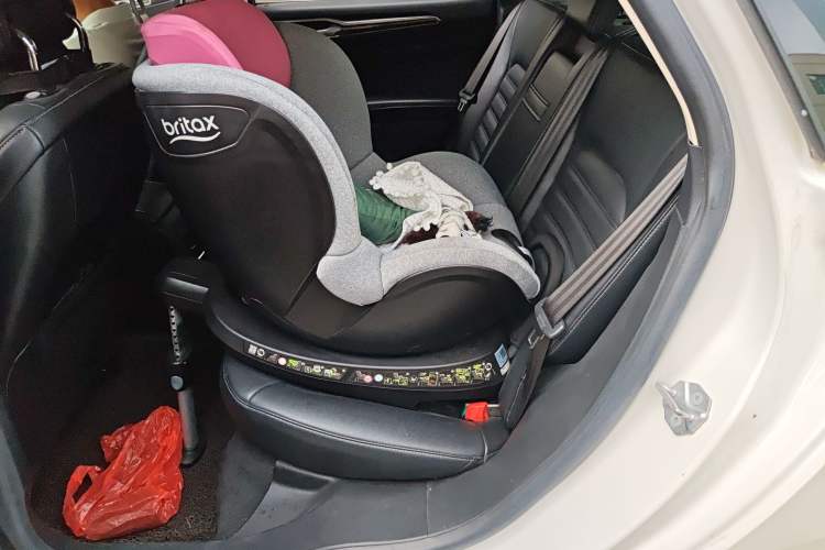 Used Ford Mondeo New Energy 2018 2.0 PHEV ZhiShang Trim Left Rear Seat