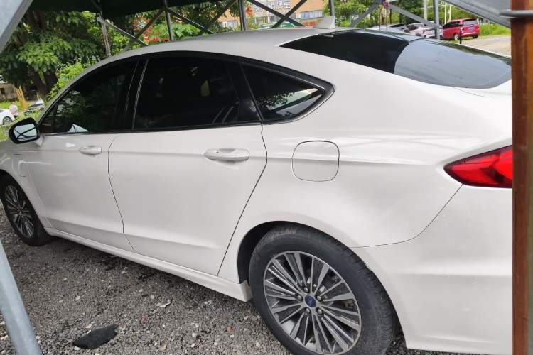 Used Ford Mondeo New Energy 2018 2.0 PHEV Smart-Controlled Fashion Edition China VI Standard Left Side