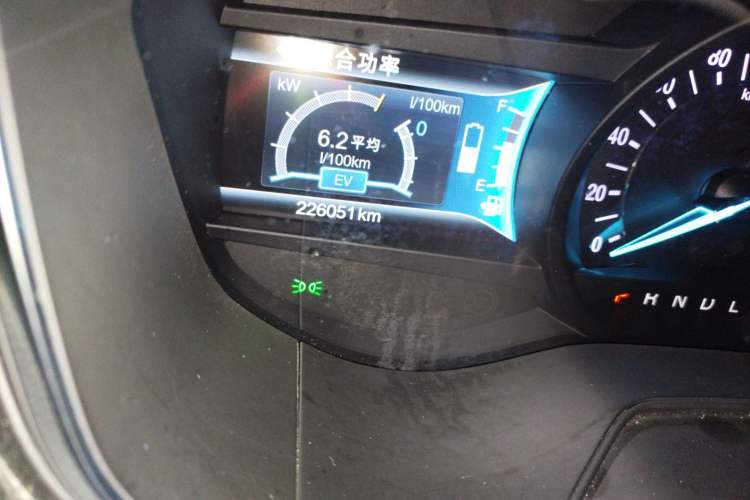 Used Ford Mondeo New Energy 2018 2.0 PHEV Smart-Controlled Fashion Edition China VI Standard Odometer Close Up