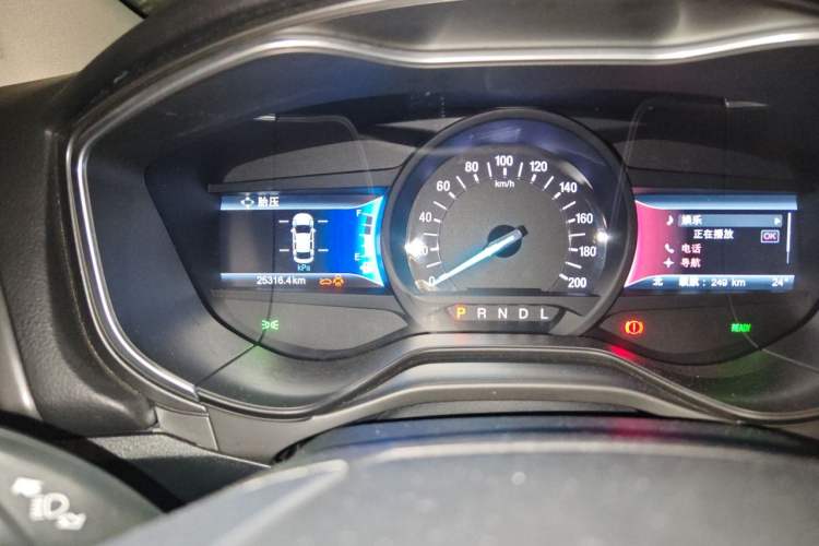 Used Ford Mondeo New Energy 2018 2.0 PHEV ZhiShang Trim Odometer Close Up
