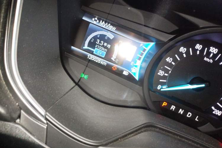 Used Ford Mondeo New Energy 2018 2.0 PHEV Zhihao Trim Odometer Close Up
