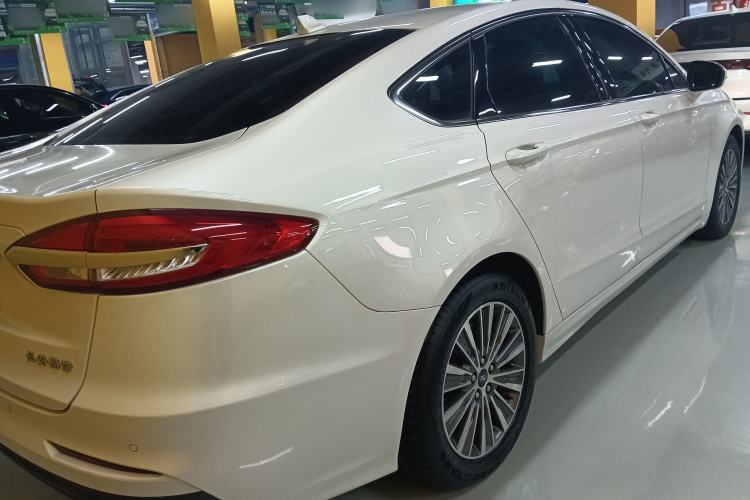 Used Ford Mondeo New Energy 2018 2.0 PHEV Smart-Controlled Fashion Edition China VI Standard Rear Right 45 Deg