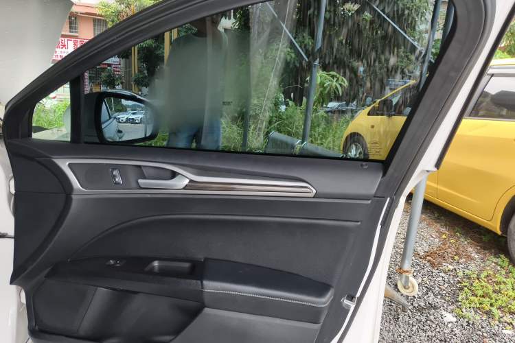 Used Ford Mondeo New Energy 2018 2.0 PHEV Smart-Controlled Fashion Edition China VI Standard Right Front Door Interior