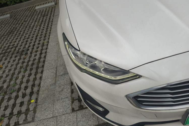 Used Ford Mondeo New Energy 2018 2.0 PHEV ZhiShang Trim Right Front Headlight