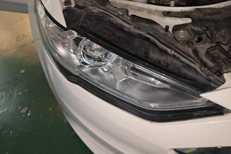 Used Ford Mondeo New Energy 2018 2.0 PHEV ZhiShang Trim Right Front Headlight