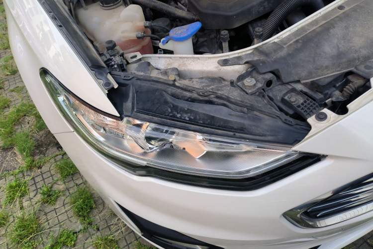 Used Ford Mondeo New Energy 2018 2.0 PHEV ZhiShang Trim Right Front Headlight