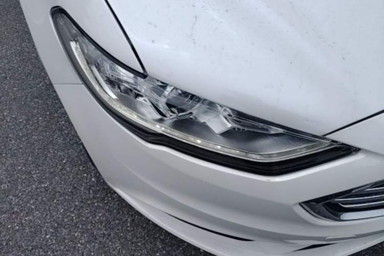 Used Ford Mondeo New Energy 2018 2.0 PHEV ZhiShang Trim Right Front Headlight