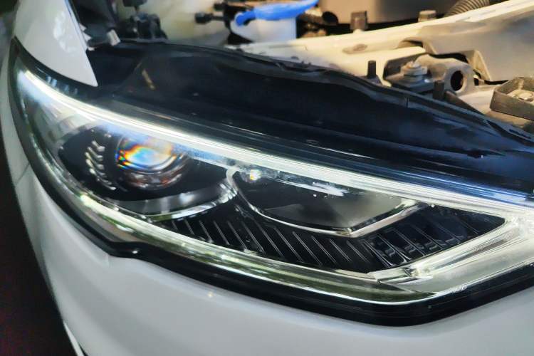 Used Ford Mondeo New Energy 2018 2.0 PHEV Smart-Control Luxury Version China V Standard Right Front Headlight