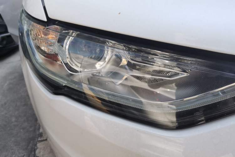 Used Ford Mondeo New Energy 2018 2.0 PHEV Smart-Controlled Fashion Edition China VI Standard Right Front Headlight